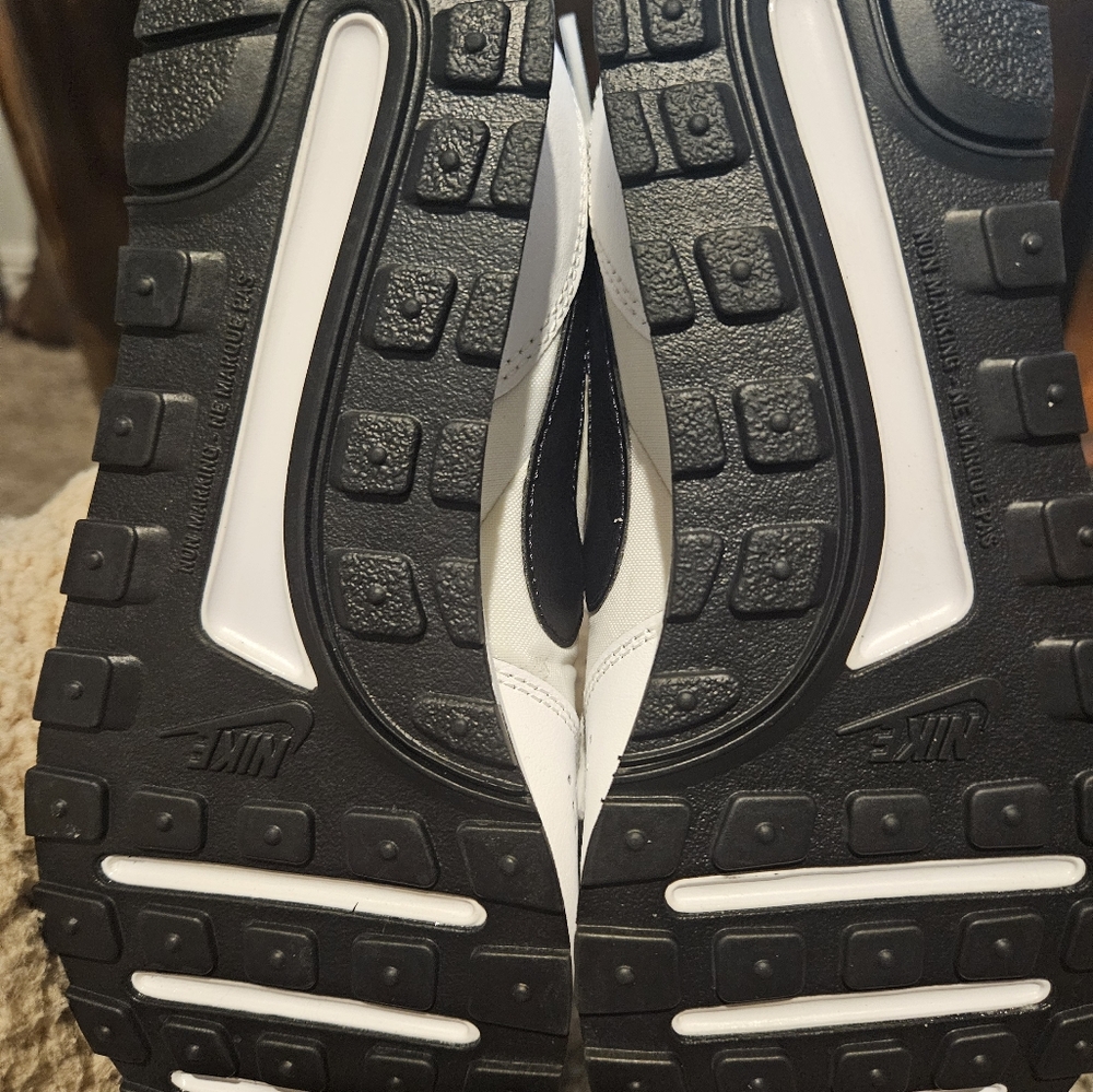 Nike tennis shoes